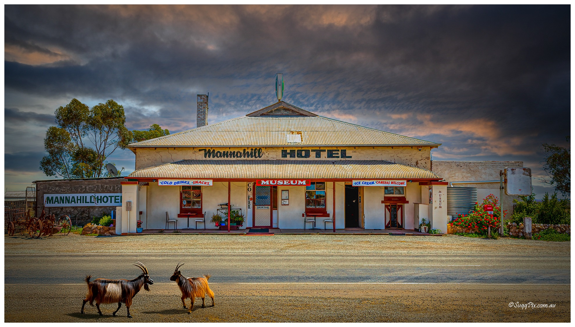 Manna Hill Hotel-Suggpix