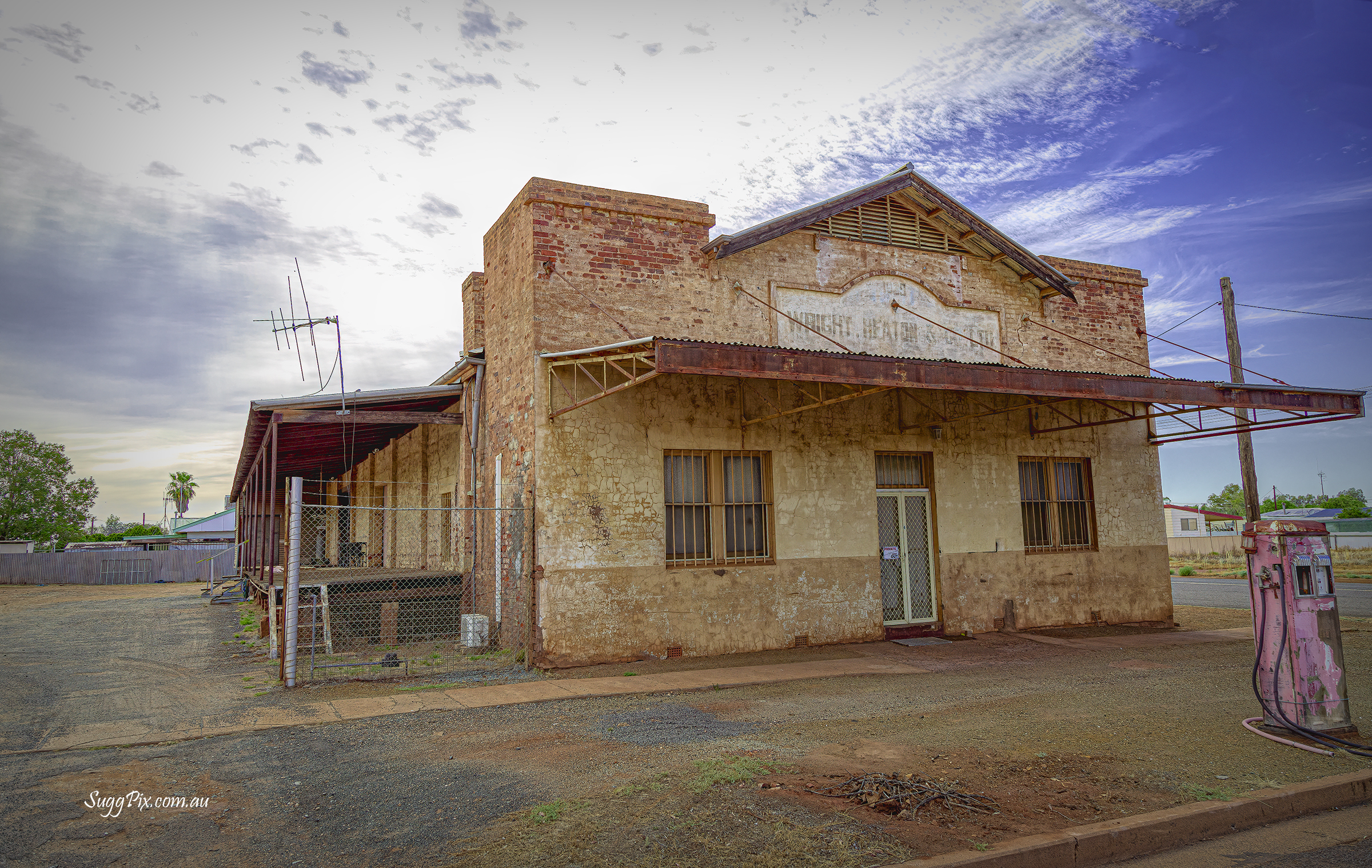 Redundant Petrol Station in Cobar NSW 