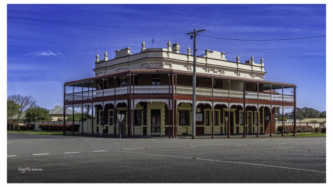 Commercial Hotel in Warwick