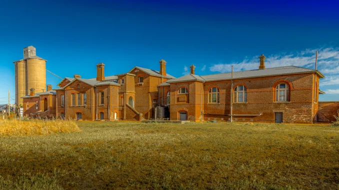 Serviceton Railway Station