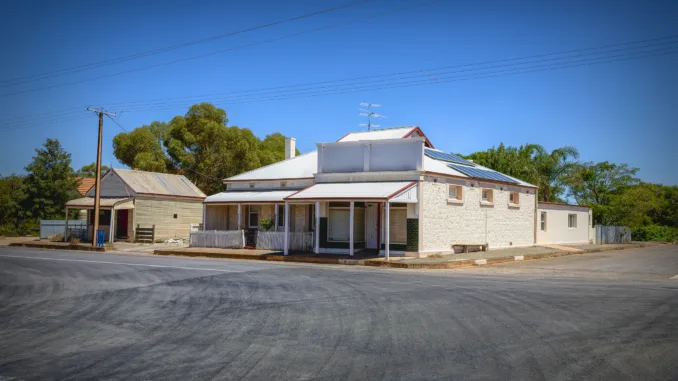 Robertstown - SuggPix